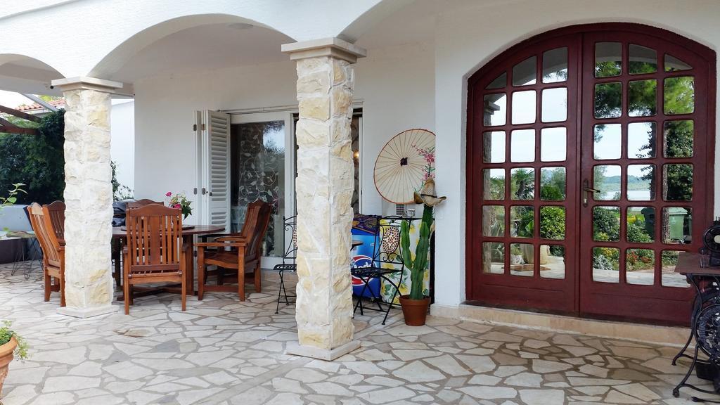 Apartments Little Castle Vodice Esterno foto