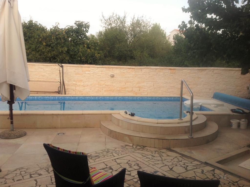 Apartments Little Castle Vodice Esterno foto