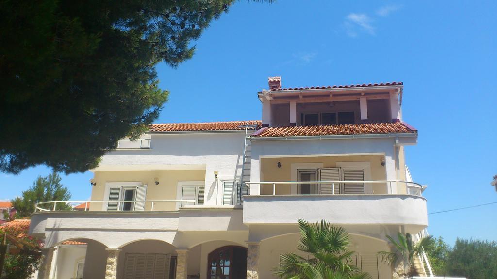 Apartments Little Castle Vodice Esterno foto